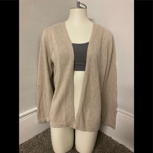 Like new! Liz Claiborne beige cardigan